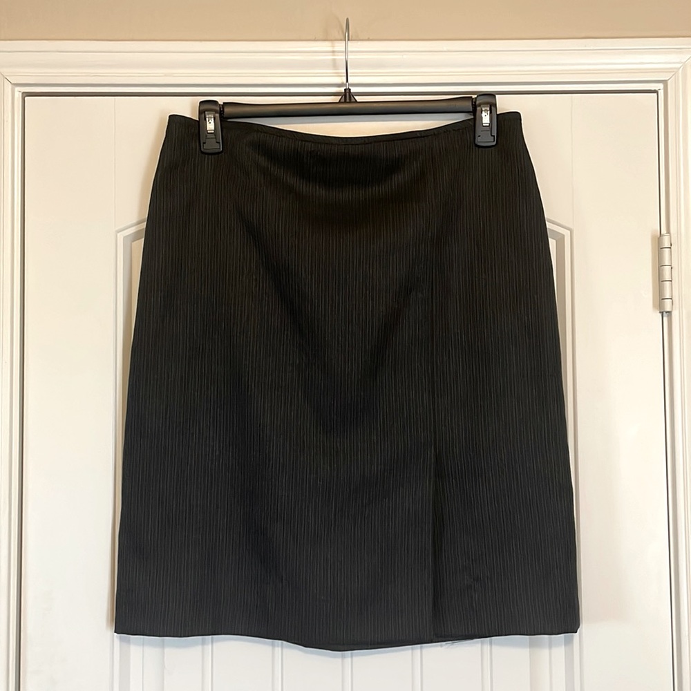 🆕 Classic Black Striped Skirt 💕